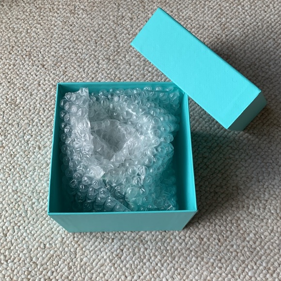 Tiffany & Co. Mug with Tiffany’s Blue Box - Picture 8 of 12